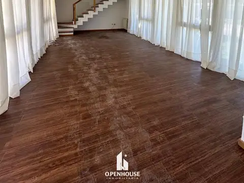 Casa en Alquiler de 4 dormitorios