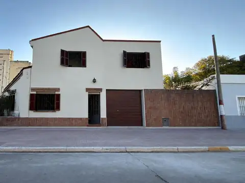 VENTA CASA 4 DORMITORIOS ALTA CORDOBA