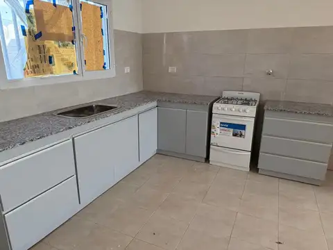 Casa 3 ambientes con 2 baños