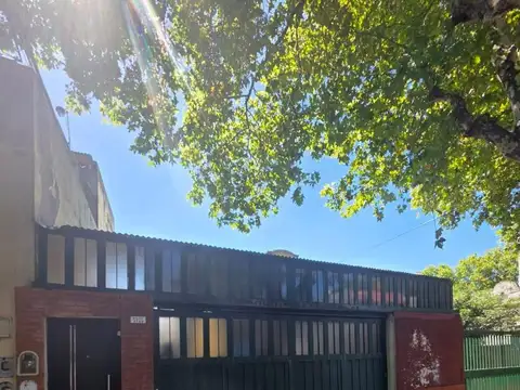 Casa en lote propio ideal inversor 3 unidades en block