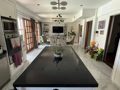 Casa en Venta en Villa Pueyrredon, USD 880.000