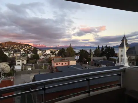 DUEÑO DIRECTO VENDE Departamento Bariloche Centro con cochera y baulera