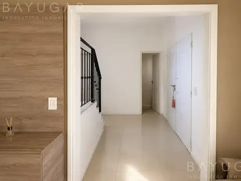 Casa 6 ambientes con 4 baños