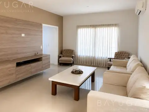 Casa en Venta en Pilar del Este - Santa Guadalupe, USD 275.000