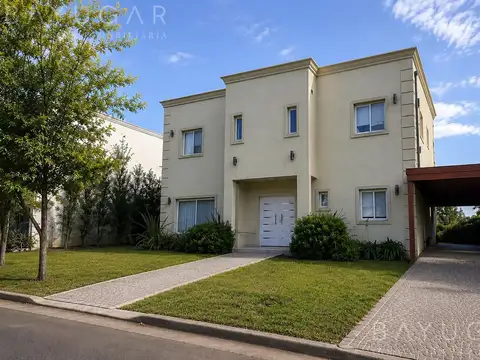 Venta Casa - Barrio Santa Guadalupe, Pilar del Este