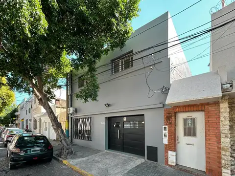 Casa 6 ambientes con 2 baños