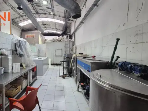 Galpon en Venta 30  mts Fondo