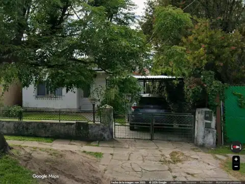 Casa Sobre Asfalto En El Casco Centro De Funes (a Refaccionar)