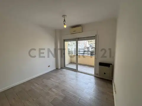 Irigoyen 3700, Piso 3737