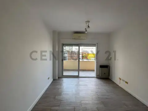 Irigoyen 3700, Piso 0