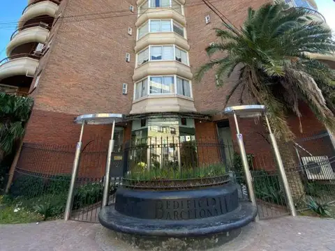 Venta. San Miguel. Barcelona II, 3 amb con balcón