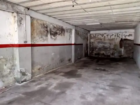 Local en Los Hornos LOTE 10X30