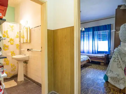 Venta Casa B° Belgrano 2 Dormitorios Cochera Patio