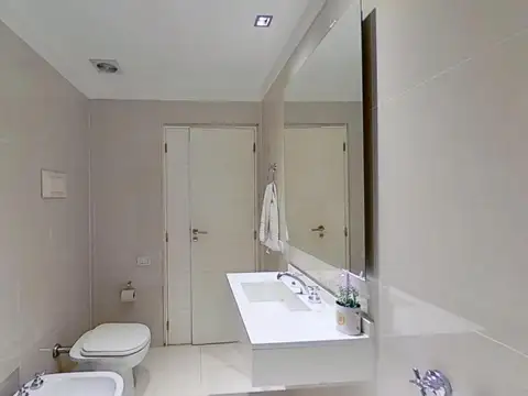 Oficina en Venta con 2 cocheras