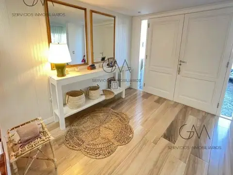 Casa 5 ambientes con 4 baños