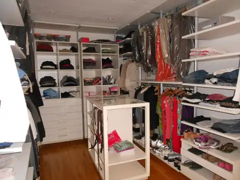 CASAQUINTA EN VENTA :: 5 AMBIENTES :: PARQUE LELOIR :: 3240m