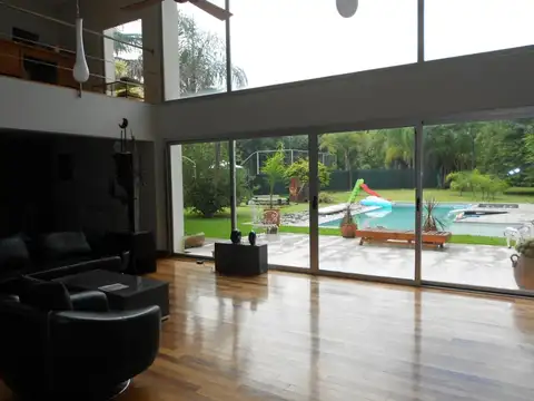 Quinta en Venta en Barrio Parque Leloir, USD 950.000