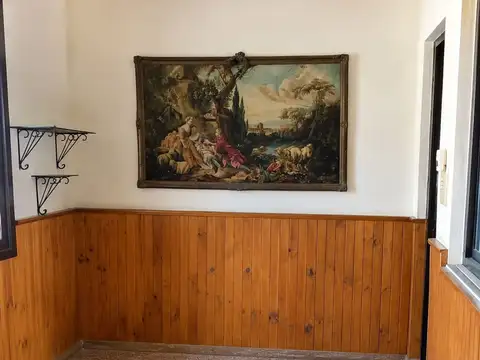 Casa 8 ambientes con 1 baño