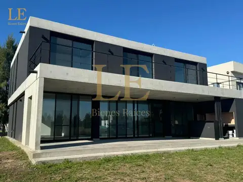 CASA A LA VENTA EN EL NAUDIR A LA LAGUNA
