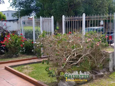 CASA DE 3 AMBIENTES EN BARRIO COLINAS DE PERALTA RAMOS LOTE PROPIO DE 333M2