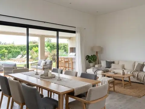 Casa 5 ambientes con 2 baños