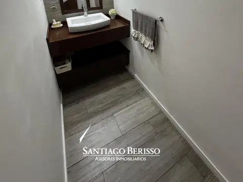 Casa en Venta en Campana, USD 210.000