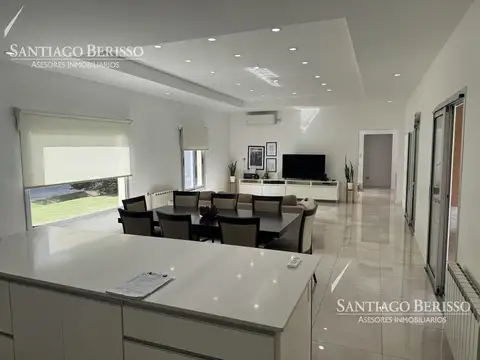 Casa 5 ambientes con 1 baño