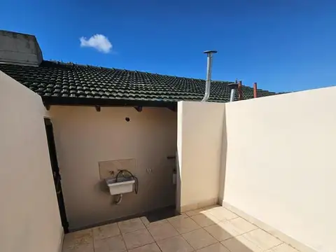 Depto Tipo Casa 3 ambientes con 1 baño
