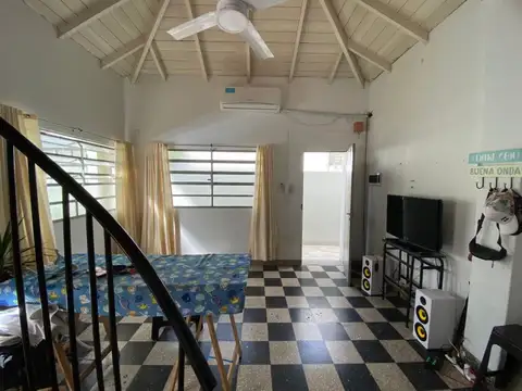 Depto Tipo Casa en Venta de 2 ambientes