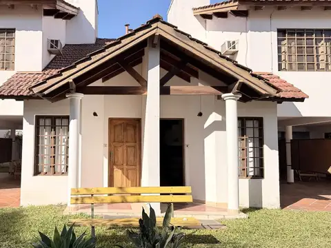 Dúplex zona Playa y Parque Evita entre Alem y Esteva Berga