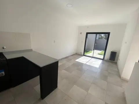 Mitre 800, Piso 1