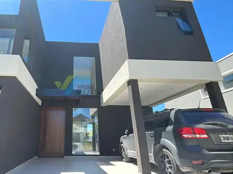 Casa  en Venta en Araucarias, Puertos, Escobar