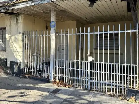 CASA LOTE PROPIO (RECICLAR)