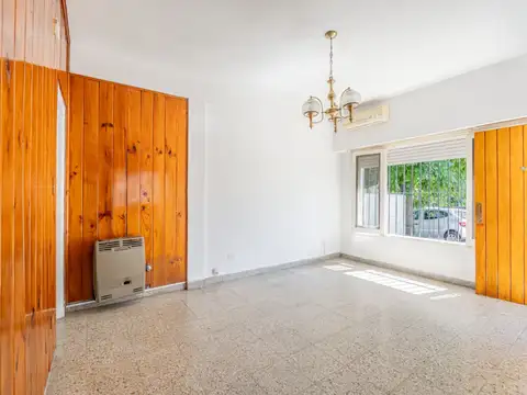 OPORTUNIDAD! CASA TIPO PH 3 AMB. +GALERÍA CUBIERTA