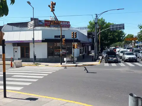 Avenida de los Corrales 7400