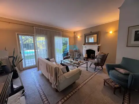 Casa 6 ambientes con 4 baños