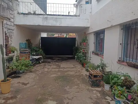 Departamento 9 ambientes con 3 baños