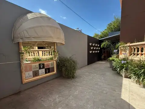 Avenida Presidente Perón 300