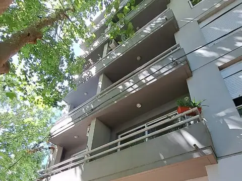 Departamento 1 dormitorio c/balcon y cochera, ubicado en calle 2 y 63, La Plata