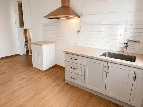 Casa interna única a reciclar, España y Hospitales, Rosario
