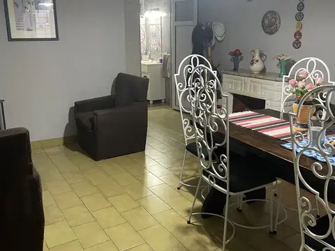 PRECIOSO PH 4 AMBIENTES CON 2 PATIOS. IMPECABLE. APTO CREDITO