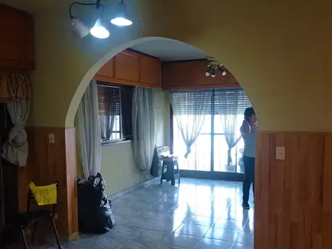 Local en Venta en Billinghurst, USD 108.000