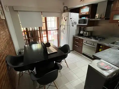 Casa Triplex en Venta 4 ambientes en Ciudad Jardín Lomas Del Palomar. Tres de Febrero.-