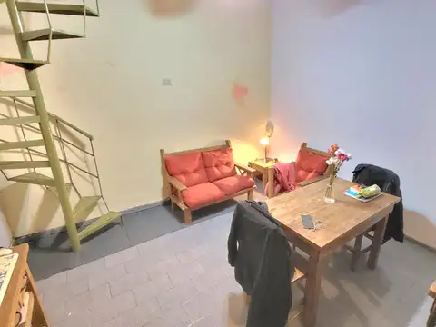 Depto Tipo Casa en Venta 50 años