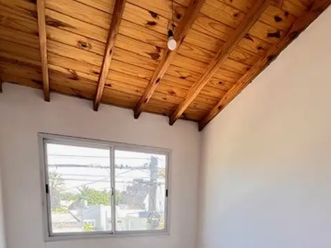 Depto Tipo Casa en Alquiler de 2 dormitorios