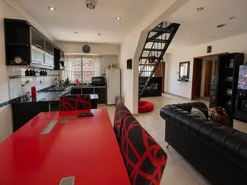 Venta Casa 5 ambientes Quincho Pileta Entre Rios al 4000 San Justo GBA