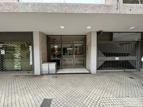 Departamento de categoria 3 dormitotios c/ cochera