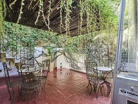 Casa 5 ambientes Tipo Loft Luminosa Reciclada Patio jardín Impecable en Palermo Soho