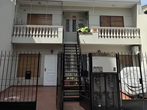 Departamento tipo casa en venta en Villa Devoto