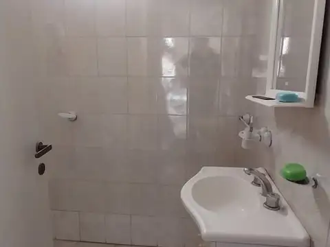 Se vende gran galpón con quincho en Berrotaran